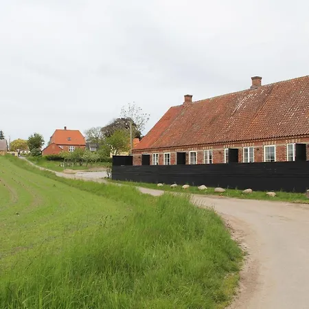 ベッド・アンド・ブレックファスト Fattiggaarden Ærøskøbing